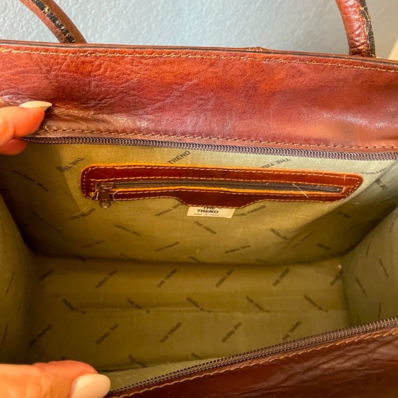Authentic The Trend Italian brown leather tote. - Picture 13 of 16